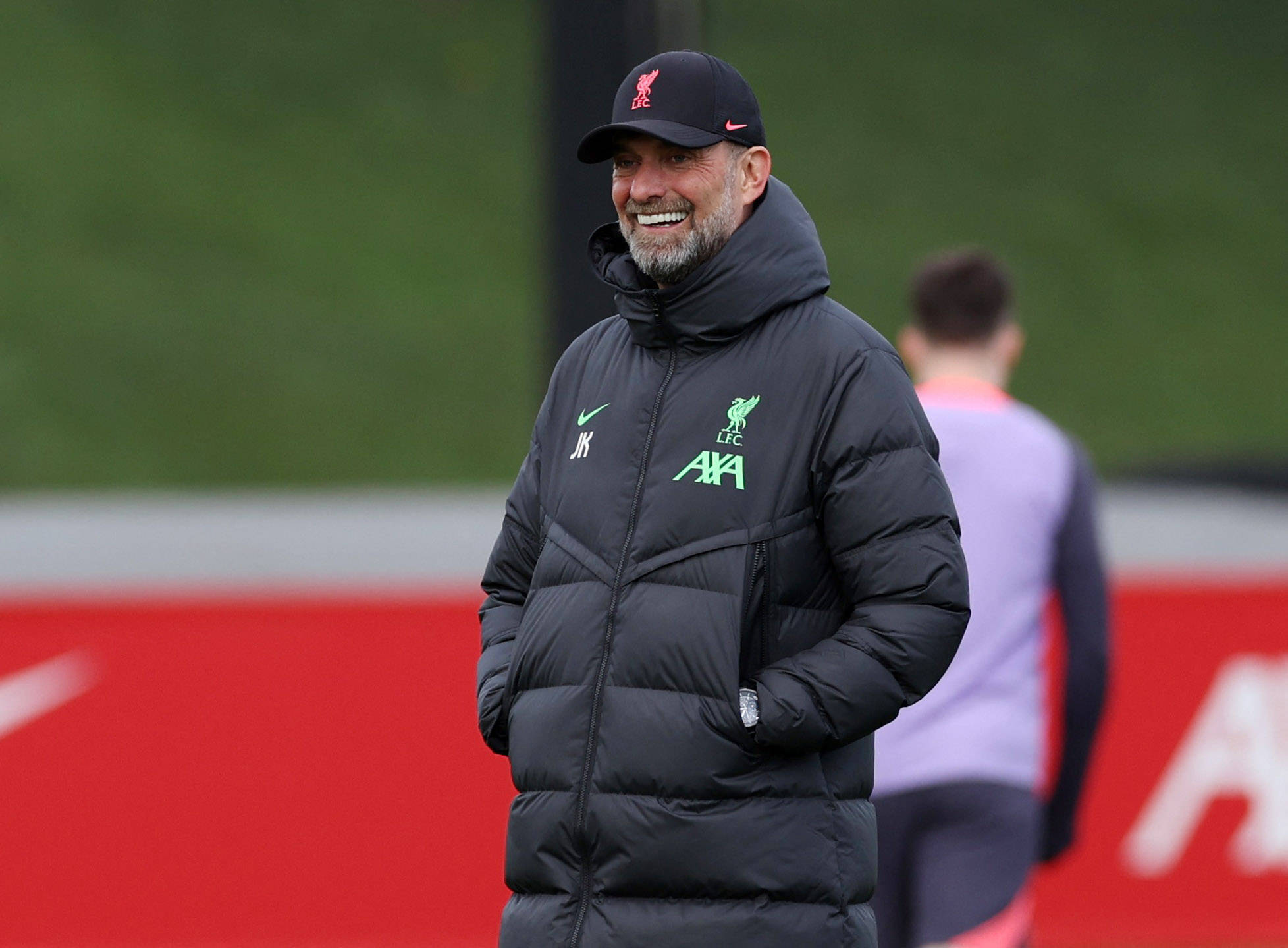 Kaiyun Esports-欧联赛程吃紧，利物浦加时末段回应争议，话题不断，资深球员宣示担当(英超第12轮裁判公布新)